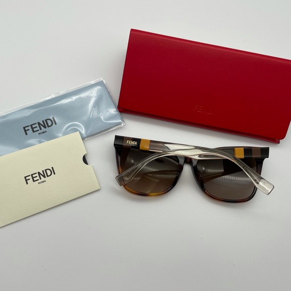 Fendi - Picture 5 of 10